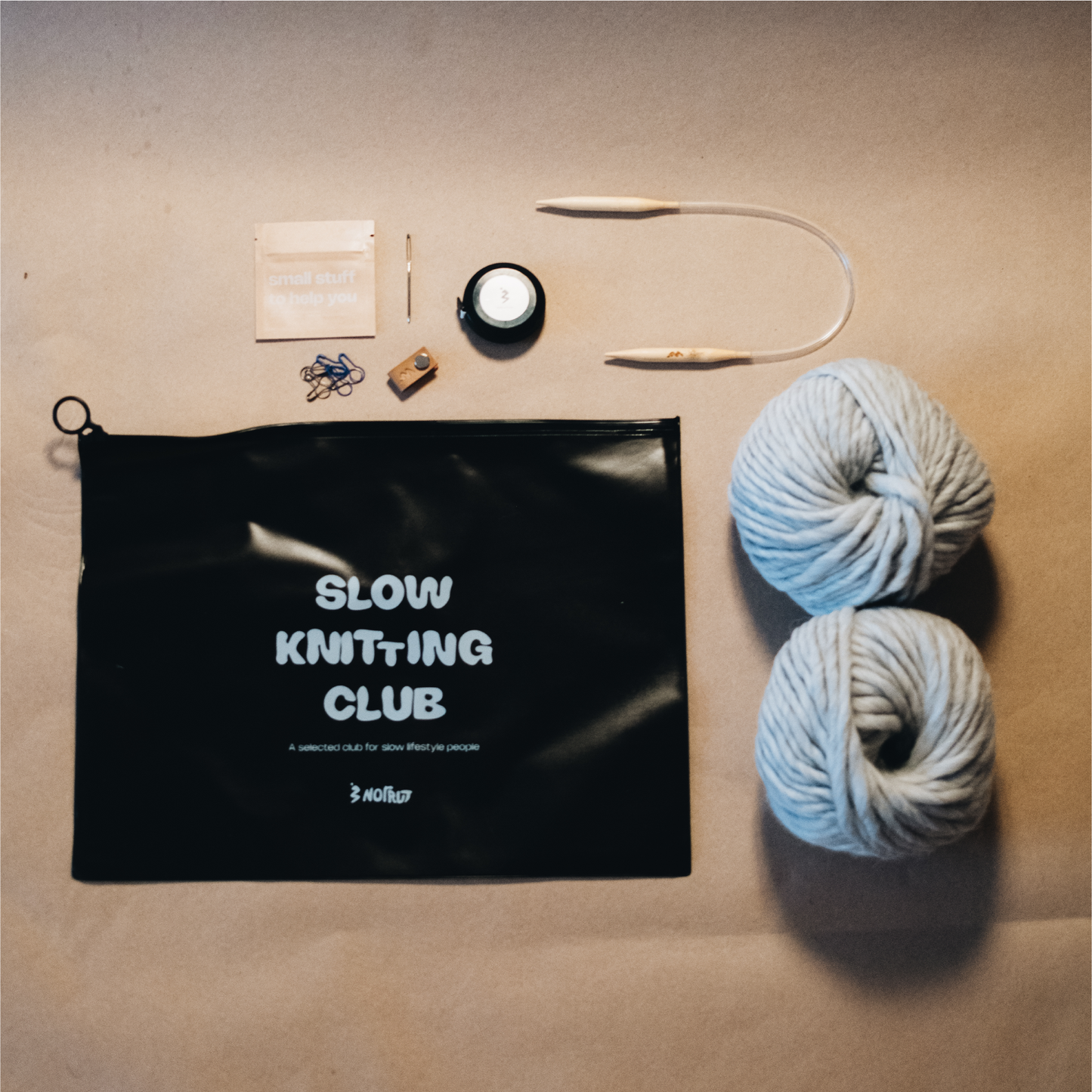 STICKUT - Knitting kit - Light Grey Beanie