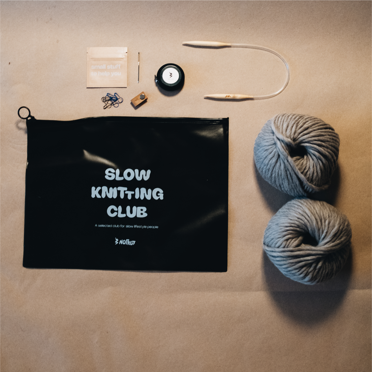 STICKUT - Knitting kit - Dark Beige Beanie