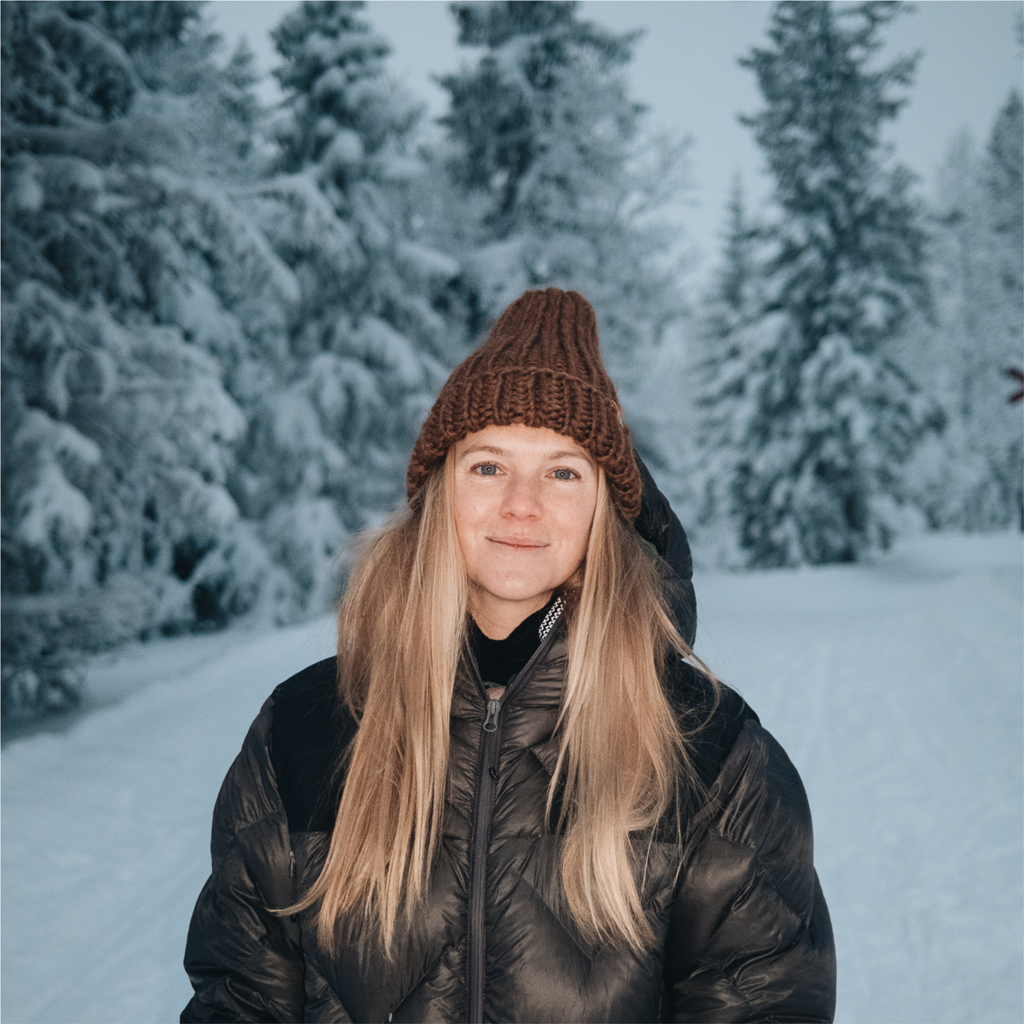 STICKUT - Knitting kit - Brown Beanie