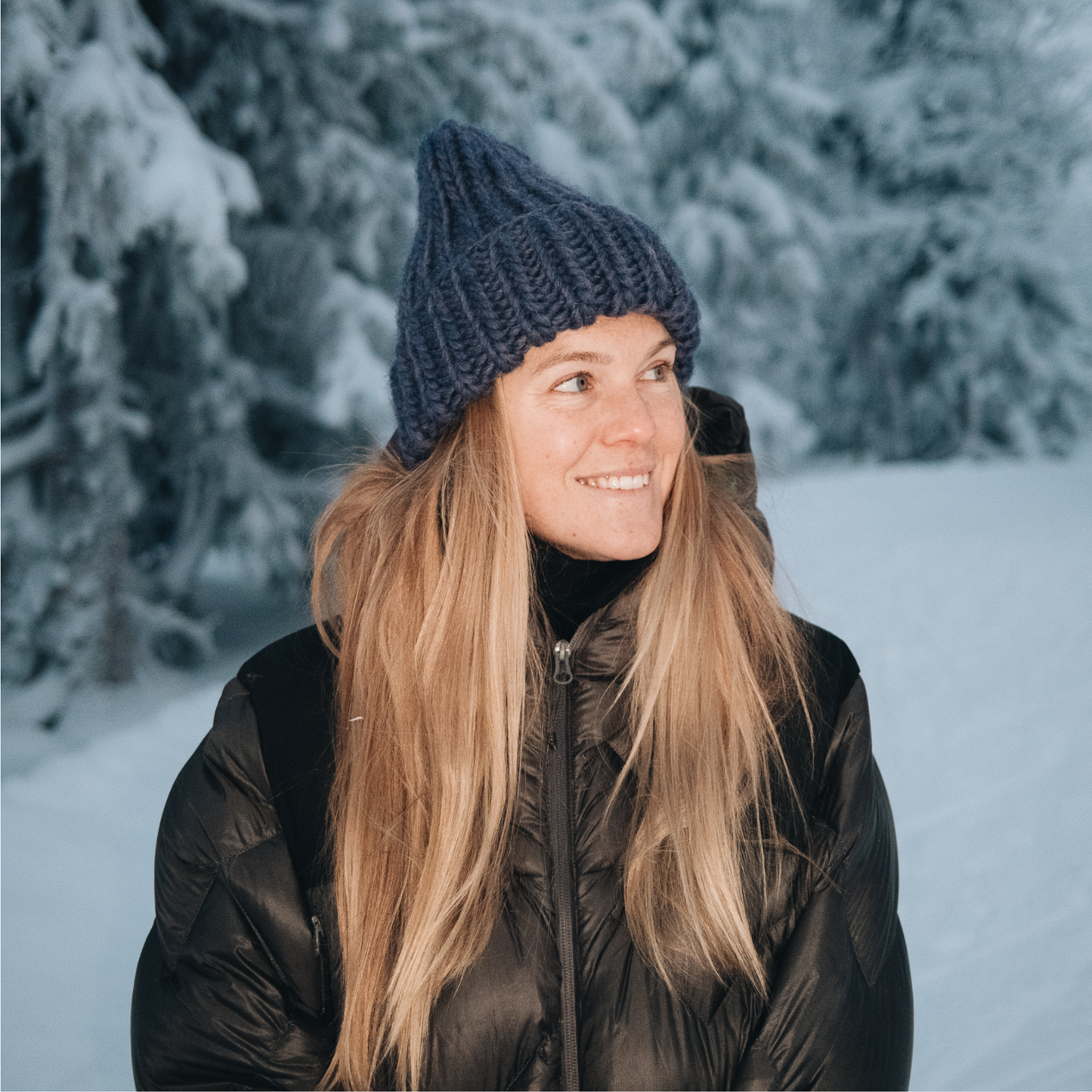 STICKUT - Knitting kit - Dark Blue Beanie