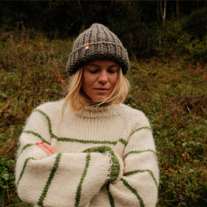 STICKUT - Knitting kit - Dark Green Beanie